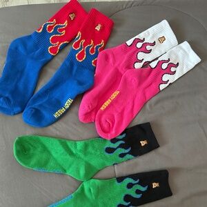 NEW Teddy Fresh 3 pairs of One Size Flame Socks - Unisex